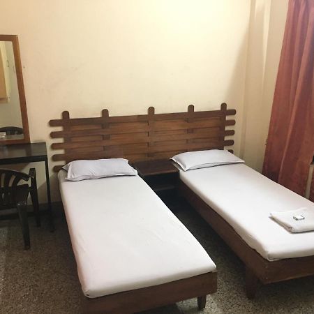 Nellimoottil Guest House Kottayam Phòng bức ảnh